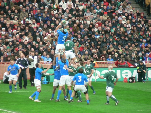 Italy win this lineout