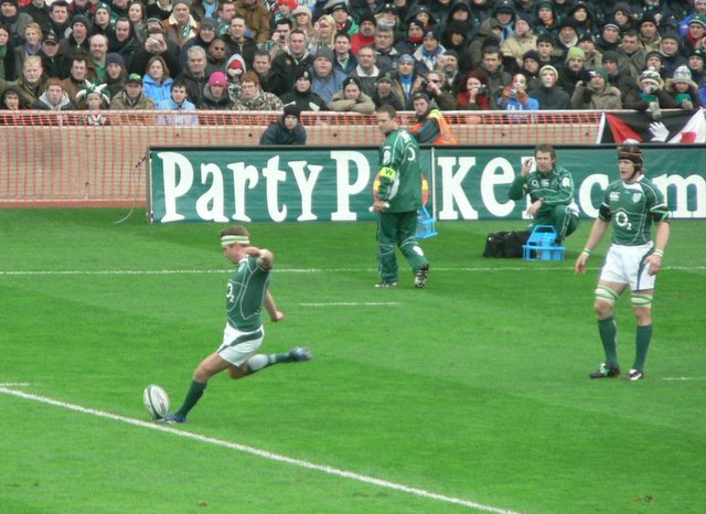 O'Gara kicks a Penalty