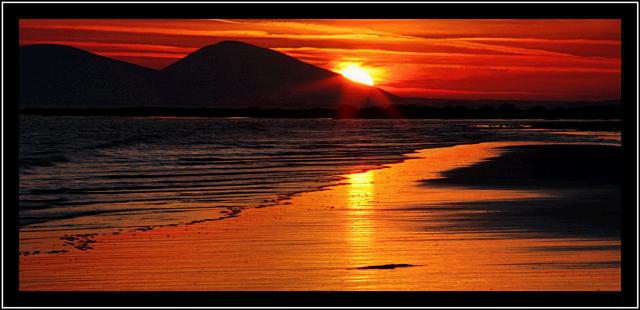 Sunrise_at_caramore_beach_1.JPG