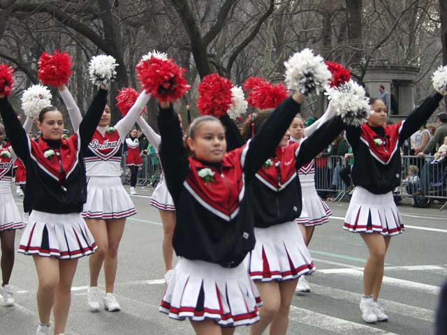 cheerleaders_001.jpg