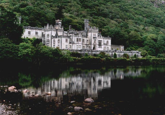 kylemore_abbey.jpg