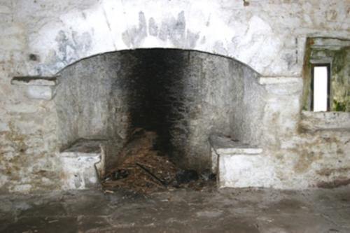 rockfleet_castle_fireplace.jpg