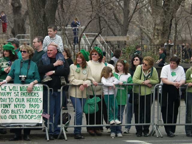 spectators-3_001.jpg