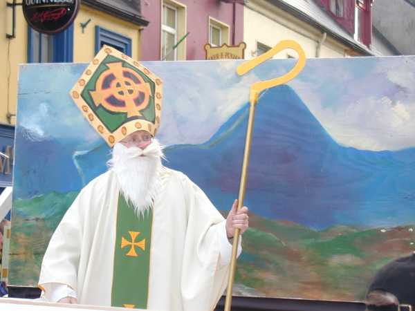 st_patrick_main_st_001.jpg