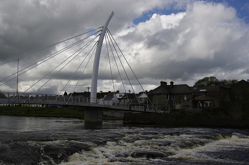 Bridge_over_the_river_Moy.jpg