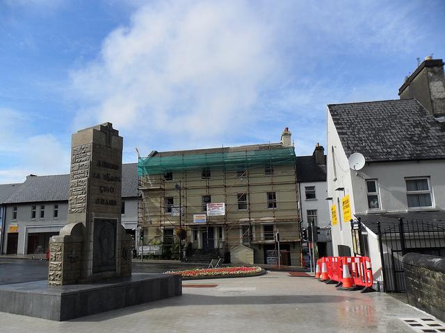 Castlebar_War_Memorial.jpg