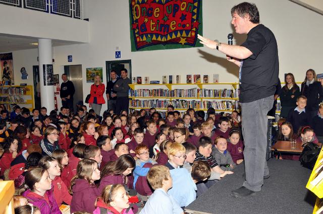 Castlebar_library_Darren_Shan_SEP4997.jpg