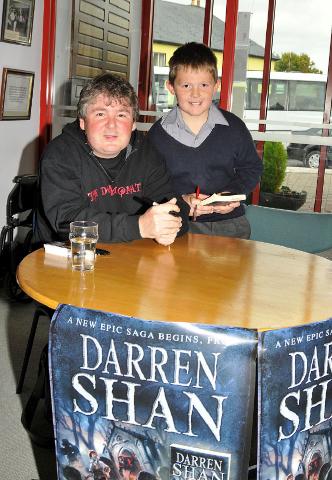 Castlebar_library_Darren_Shan_SEP5003.jpg