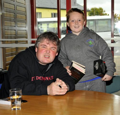 Castlebar_library_Darren_Shan_SEP5006.jpg