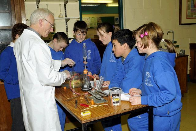 Davitt_College_Science_Magic_8788.jpg