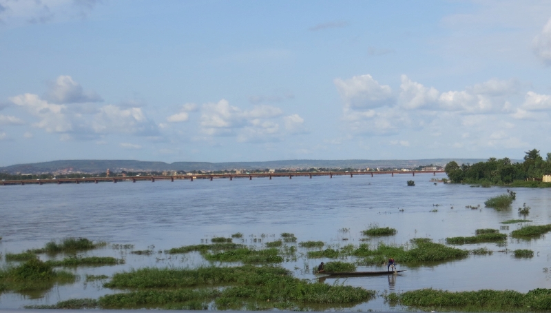 Fishing_in_Bamako.jpg