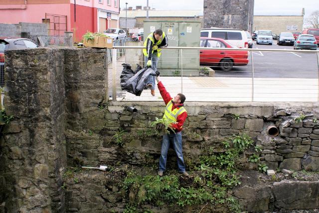 GoodFridayCleanUp20120406_17.JPG