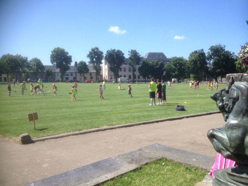 Hurling_on_the_Mall_20130719_1.JPG