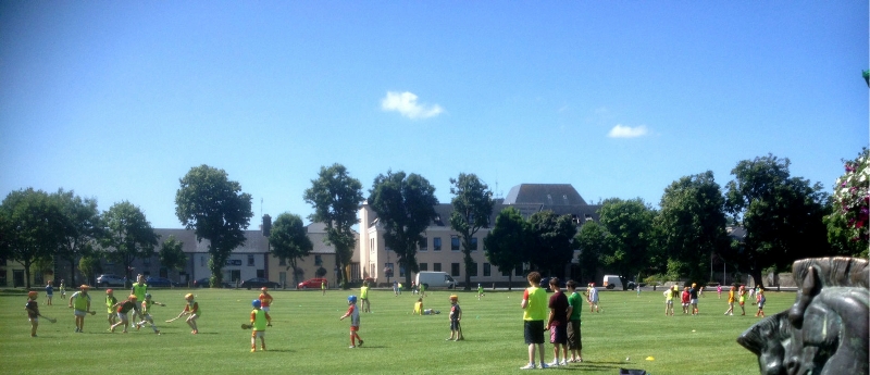 Hurling_on_the_Mall_20130719_3.jpg