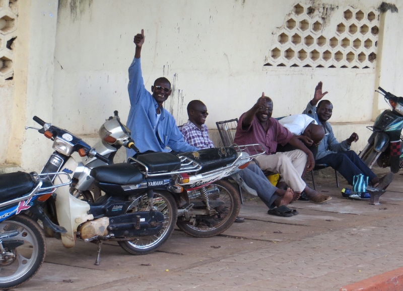 Locals_in_Bamako.jpg