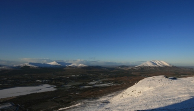 Snow_on_the_mountains_1.JPG