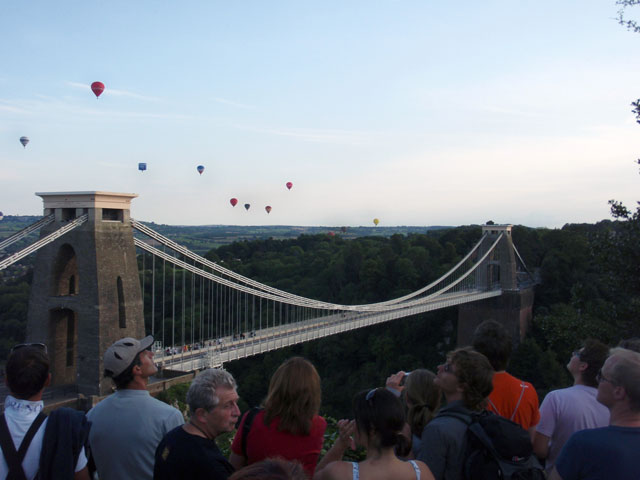 balloon_crowd_P8091019_1.jpg