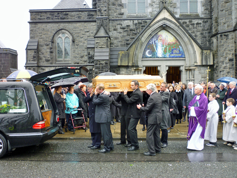 jl_Eithne_Kenny_Funeral_30086-2.jpg