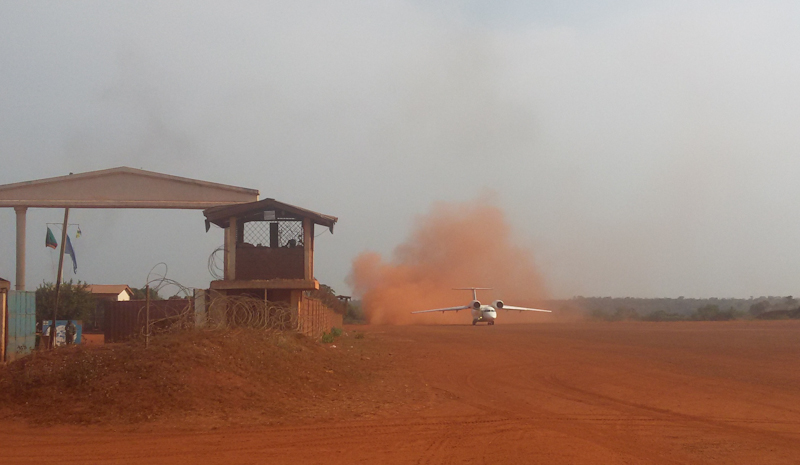 Antonov_taking_off.jpg