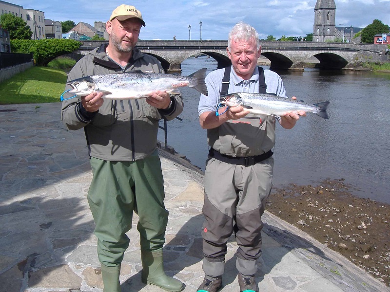 Colin_Farrell___Bill_Hayes_Northern_Ireland_with_their_Ridge_Poool_catch.jpg