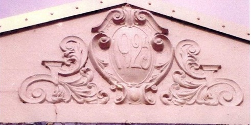 Crest.JPG