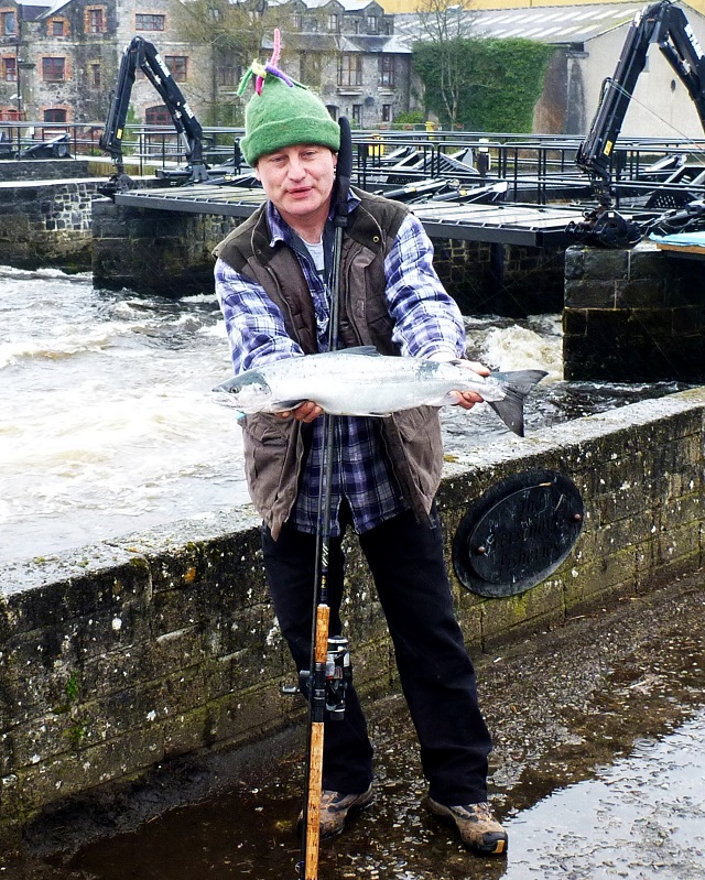 Gerry_Seck_Chairman_ballina_Salmon_Anglers_with_the_first_salmon_of_the_season_from_the_River_Moy.JPG