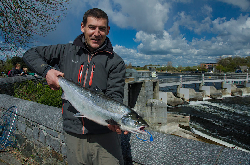 Paul_Wymes_10lbs_Galway_Salmon_29_April_2016_2_.jpg