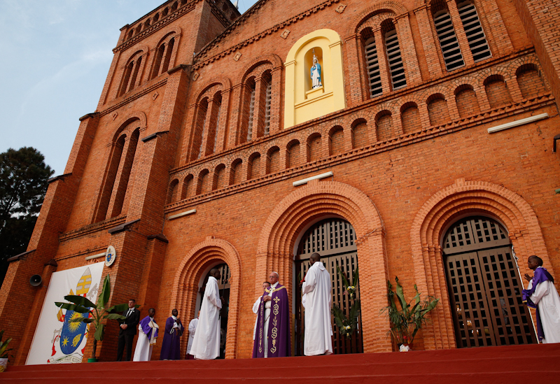 Pope_Francis_at_Bangui_Cathederal.jpg