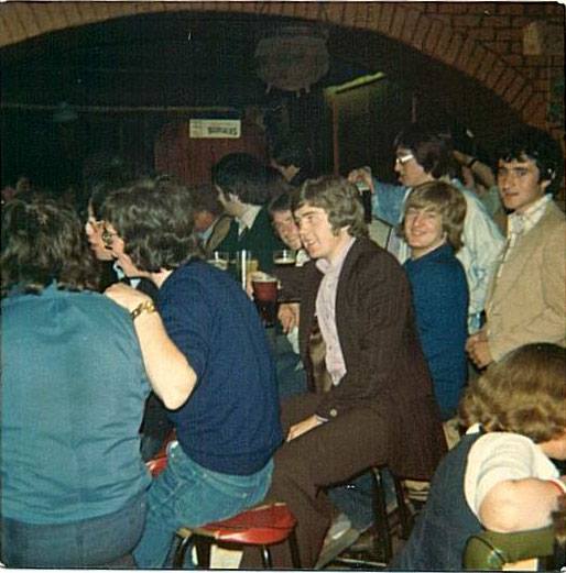 The_Humbert_Inn_regulars_in_1976_taken_by_Sean_Smyth__Springfield.jpg