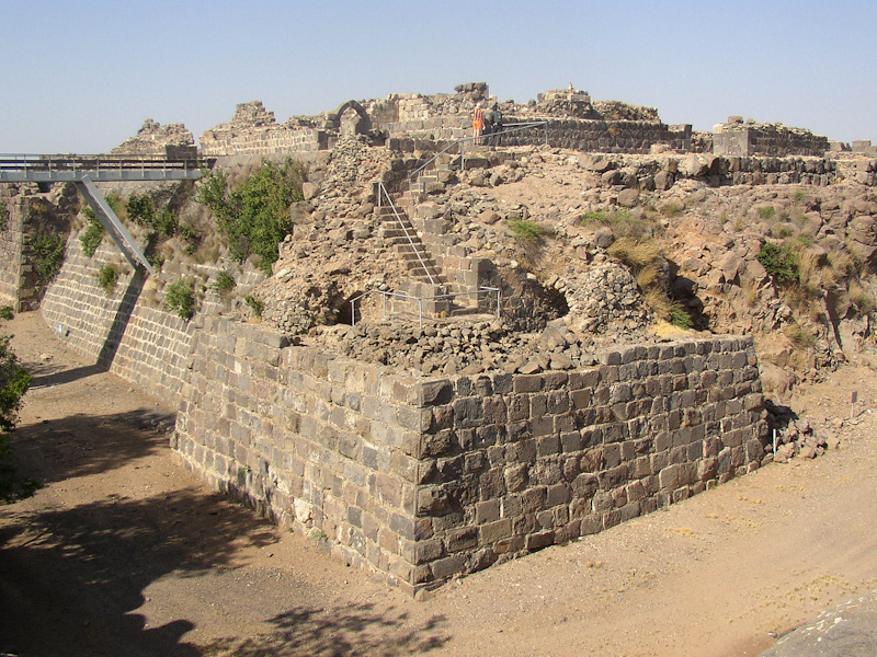 The_Moat_in_Chateau_Belvoir_Israel.jpg