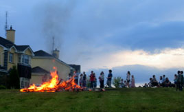 The Oaks Ablaze! Noel Campbell has photos from Bonfire Night - St. John's Eve in Castlebar. Click on photo for lots more pyrotechnics.