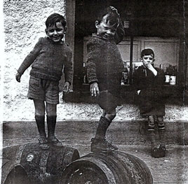Brian Hoban has another puzzle - an old photo from 1952 Boys playing on the Mall in Castlebar. Do you know who they are? Click on photo to contribute to the discussion.