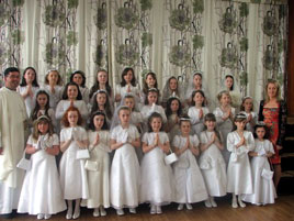 St. Angela's Girls National School, Castlebar celebrated First Holy Communions recently. Click on photo above for their photo gallery with lots more photos.