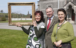 Don't forget the photographic competition at Feile na Tuaithe which continues today at the National Museum of Ireland, Country House at Turlough House, Castlebar. Click on photo for more.