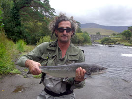Spanish angler Jesus Herrando with a nice Erriff salmon right at the end of the 2010 season. Click for the last report of the 2010 game angling season in the West.