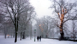 Jack Loftus took his camera around a snowy Castlebar. Click on photo to sample the Christmas 2010 atmosphere.