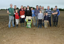 Ken Wright was at a reseeding demonstration in Balla. Click on photo for details.
