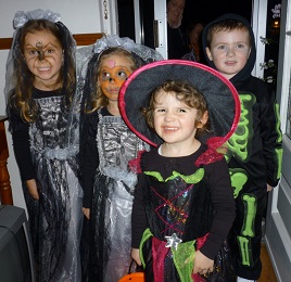 Jack Loftus had some strange visitors the other day! Click on photo for some more Halloween Visitors at Marion Row.