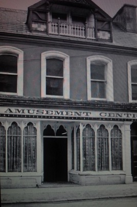 Sean Smyth has a photo of the old Pool Hall in response to a request on the Castlebar nostalgia board. Click above to view and to contribute your memories.