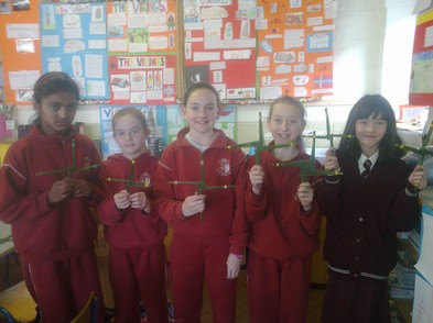 St Angela's girls made traditional St Brigid's Crosses for La Fheile Bride. Check out their Arts and Crafts page.