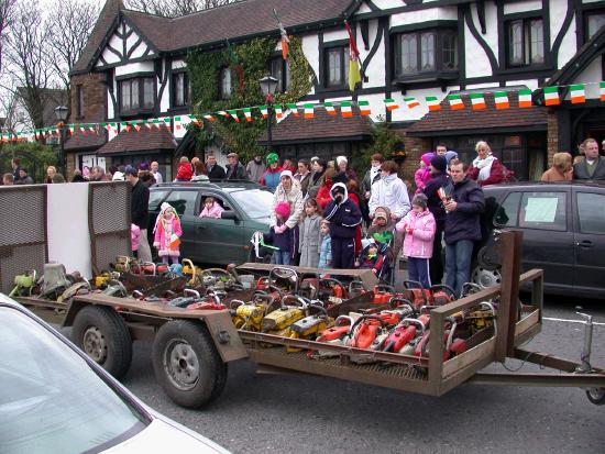 St Patrick's Day Parade 2006 - viewed from New Antrim Street