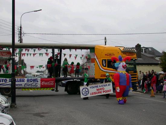 St Patrick's Day Parade 2006 - viewed from New Antrim Street