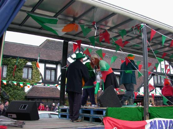 St Patrick's Day Parade 2006 - viewed from New Antrim Street