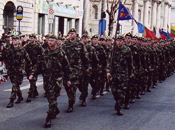 Army01.jpg