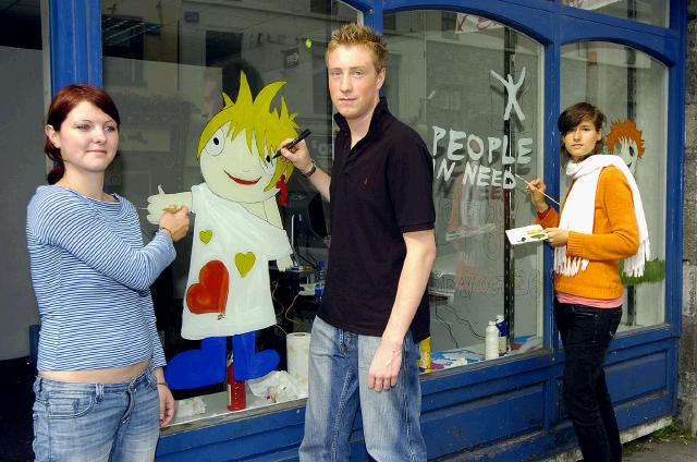 Pictured at the newTelethon People In Need office on Main St Castlebar L-R: Martina English, Keeto Peterseil, Adriana Aleksic decorating the windows.  Photo  Ken Wright Photography 2007