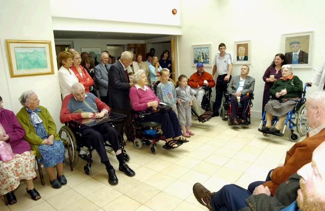 Pictured in the Linenhall Arts Centre Castlebar the Autumn into Summer Art Exhibition by a group of artists from the Sacred Heart Hospital Castlebar which was opened by Deirdre Walsh (Arts Programme Co-ordinator HSE West).
Bridie Mulloy (Centre) who addressed the crowd on behalf of the various artists Photo  Ken Wright Photography 2007 
