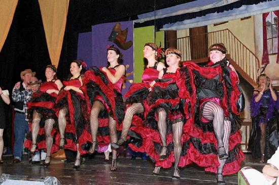 Can Can L-R Rowena Gillespie, Maria Summerville, Nicola Reilly, Grainne Nestor, Marion Deacy, Sharon Lavelle. Photo  Ken Wright Photography 2005