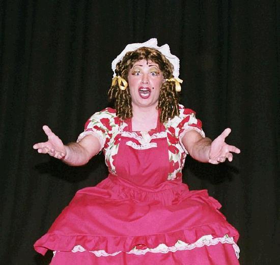 Winnie Walter Donoghue as the Dame Winnie Peg
Photo  Ken Wright Photography 2005
