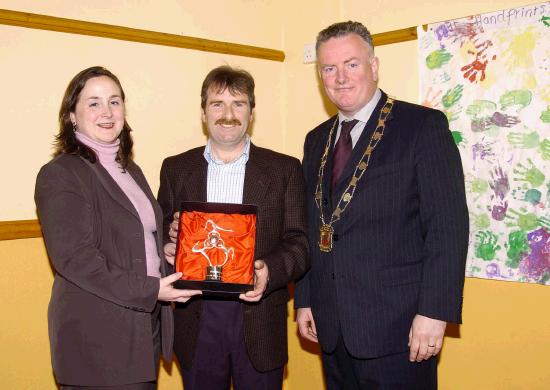 Vodafone and Castlebar Chamber of Commerce Announce Award Winner
Fintan Staunton Honoured with Vodafone Passion for the World Around Us Award
L-R: Michelle Halloran representing Vodafone, Fintan Staunton, Pat Murray President Castlebar Chamber of Commerce: Photo © Ken Wright Photography 2005
Photo © Ken Wright Photography 2005.