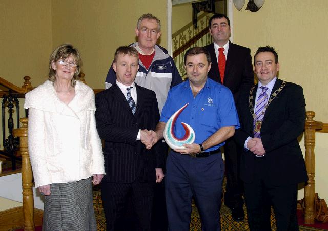 Pictured in the Welcome Inn Noel Gibbons Road Safety Officer for Mayo County Council Receiving the Vodafone Passion for the World around Us Award from Brendan Chambers C& C Cellular/Vodafone. Front L-R Margaret Linnane Castlebar Chamber of Commerce,  Noel Gibbons, Brendan Chambers,  John OShaughnessy President Castlebar Chamber of Commerce. Back Padraic Walsh, and Daniel Mc Loughlin Business Accounts Manager Vodafone. Photo  Ken Wright Photography 2008

